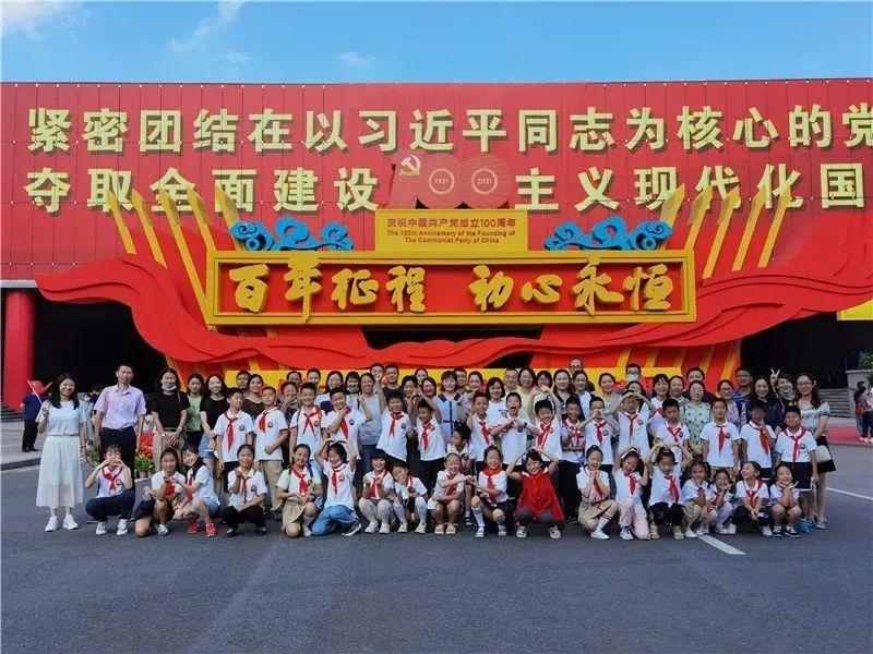 探索为什么女朋友一生气就会跟她闺密诉苦呢?最新资讯,为什么女朋友一生气就会跟她闺密诉苦呢?平台一网打尽